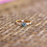 Bague saphir vert Manal Paris